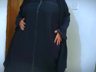 Religious Hot Stepmom Twerk Her Big Thick Fat Pig Ass & Hanging Boobs - Beautiful Arab Abaya & Hijab