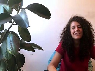 Brunette playing with mild kinks in solo