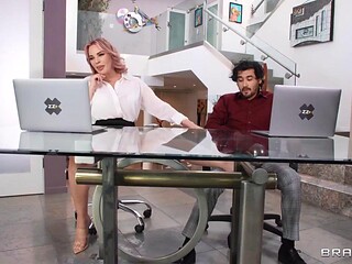 Dana De Armond Gives Rico Hernandez a Hardcore Blowjob Before He Pounds Her in a Steamy Video Call