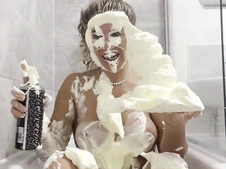 Pies to the Face Naked in the Bath