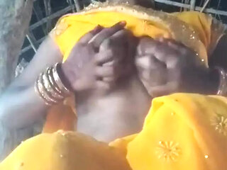 Desi hot bhabhi saree lifted and fingered in chut and removed the water of chut