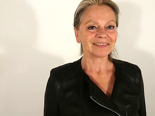 Hot Granny Wears Thongs and Leggings!