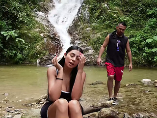 The tour guide ends up filling my pussy with delicious cum!! - Melani Latina