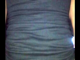 Travesti de closet jugando rico con su culito