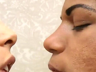 Lesbian Kissing Girls Classics