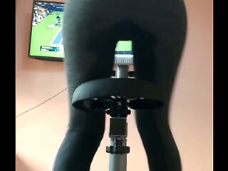 Peeing my bycicle