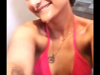 Sadira Hotwife - No banheiro da EROTIKAXXX - RAPIDINHAS