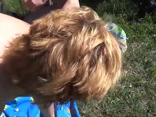 Italian exhibizionist mature enjoy fuck in the park