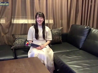 Pure Image Shattered - a Popular Idol's Sensitivity Revealed in an Intimate Creampie Encounter