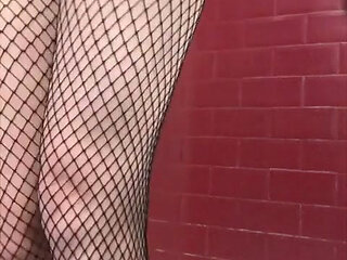 Wonder Woman Pees and Orgasms