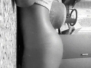 Yummy ass come and eat