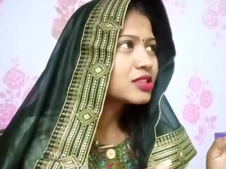 Desi indian brother-in-law fed his sister-in-law a banana, had sex with her, and licked her pussy. hindi video ( Tina Nandey )
