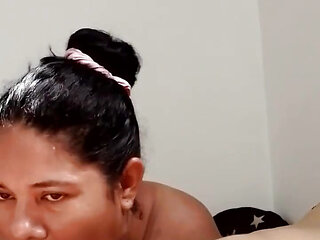 Hermosa Mamadora Profesional