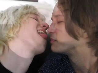Hot Gay Kissing 23 - Zeke Wolf, Elis Ataxxx