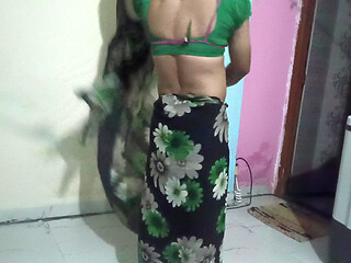Maine apni wife ke kapde pahan kar dance Kiya