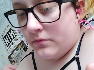 Amateur wild chick solo masturbation