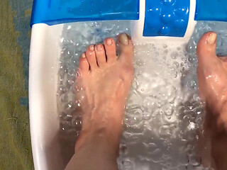 Foot Soak Toe Wiggle