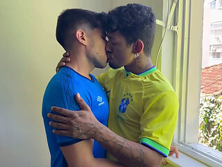 Two Latinos enjoying each other'_s bareback in Rio