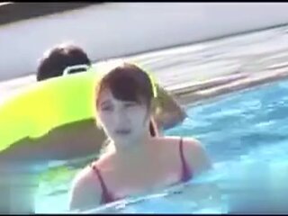 01441,A woman's pleasure is in full swing!