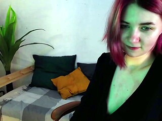 Amateur hottie solo masturbation