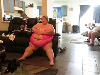 Hottest Big Beautiful Woman showcases her large belly and huge ass