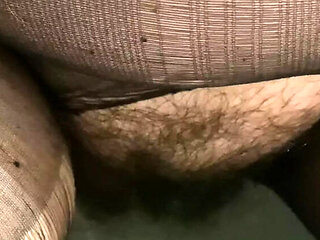 Italian MILF in Pantyhose Can't Piss After Sucking Cock in WC Toilet