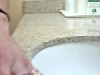 Amature milf fucked in hotel bathroom by bwc and cumshot creampied