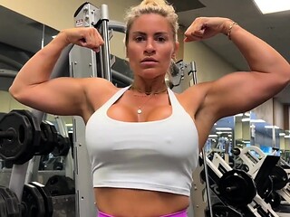 Amateur Horny Blonde Masturbates with Beer More webcamgirls
