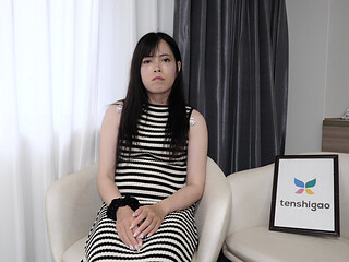 Japanese MILF Sayaka Saijyo teases, sucks, and cums