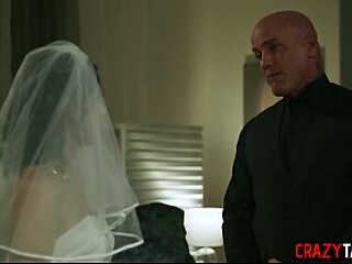 Teen bride Penelope Reed takes on big dick in hardcore fucking