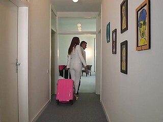Leggy MILF Daphne Klyde enjoys foot play with lovers