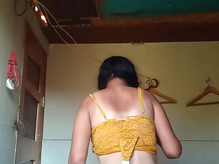 Mature woman riding hard