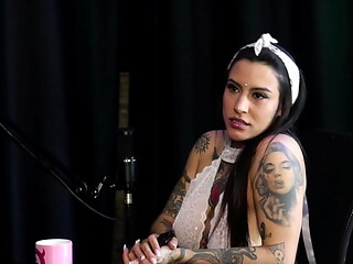 Gosta de fazer um boquete babado, teve o gang bang reverso, j&aacute_ realizou quase todos os fetiches e adora invers&atilde_o - Lexi Mallet (SHEER/RED)