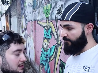 Moleque peludo me catou na rua e pagou pra fuder meu cu