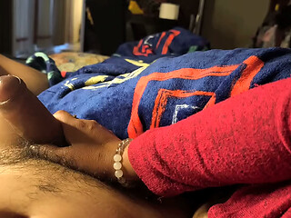 Mi suegra quiere sacarme toda mi leche, es toda una puta y su esposo no sabe nada
