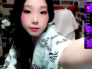 Meg_s2 Publicly teases in a kimono