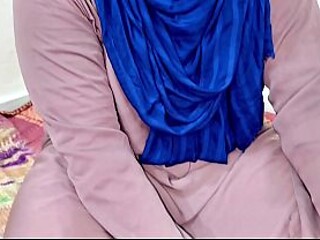 Curvy step aunt gets her juicy pussy licked and fingered