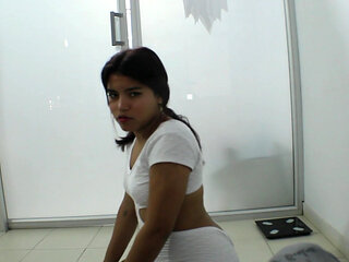 Oh yes stepsister! I love how you do it to me! - Porn in Spanish