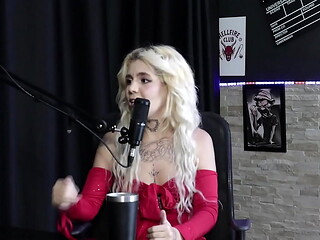 Deu o cu em cima do formigueiro, n&atilde_o gosta das coisas do BDSM e quando fez a chuca... - Kyra Sex (SHEER/RED)
