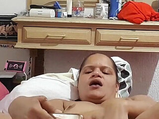 Paty Bumbum Masturbating and Cumming on Video Call
