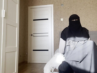 Arab Stepmom with Big Ass in Pantyhose