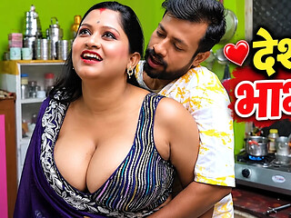 Desi tharki devar ne bhabhi ko kichen me akela dekh kar thukai karne laga Desi hot sex video