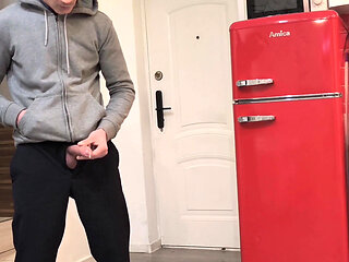 Some Handsfree From Thomas with Pissing.