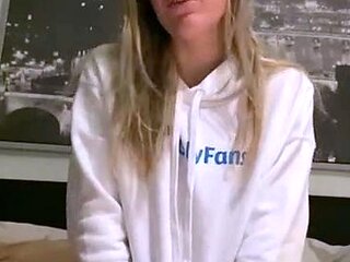 Homemade amateur teen solo
