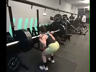 Entrenando gl&uacute_teos en el gym