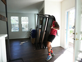 BBW Baby Kaykez gets bred by a fit moving guy in a steamy session.