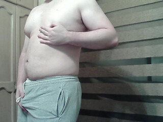 Hot muscular stud shows off and dances