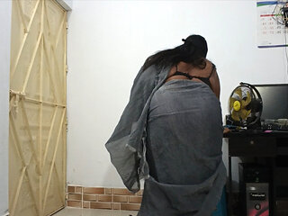 Cute desi girl dancing to hot bhojpuri song