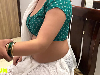 Bhabhi Jaan Ke saath Masti Mein Jo maja hain wo kahi nai hain...