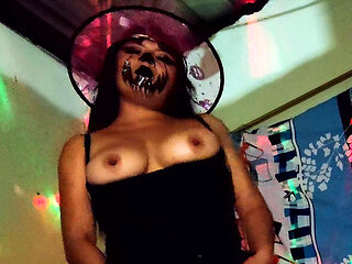 Free Exclusive Video!! the Witch Is Activated on Halloween